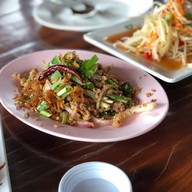 นิว ไก่ย่างบัวตอง 2 สามแยกวิเชียรบุรี