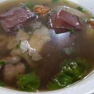 เมนูของร้าน สูตรเตี่ย ต้มเลือดหมู ก๋วยจั๊บน้ำใส พัทยาสายสาม