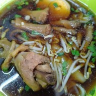 เมนูของร้าน ก๋วยจั๊บไก่ตุ๋น ลุงสิทธิ์(ร้านเปิด24ชม.)