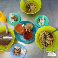 ก๋วยจั๊บไก่ตุ๋น ลุงสิทธิ์(ร้านเปิด24ชม.)