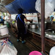 บรรยากาศ ก๋วยจั๊บไก่ตุ๋น ลุงสิทธิ์(ร้านเปิด24ชม.)