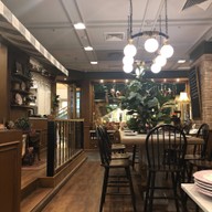 บรรยากาศ CALIN Café : French Café & Gourmet Grocery