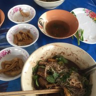 ป.ประทีบ ก๋วยเตี๋ยวเรือ โคราช ซอยเบญจรงค์
