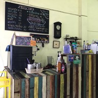 A DOSE อะ โดส คอฟฟี่แอนด์สมูทตี้