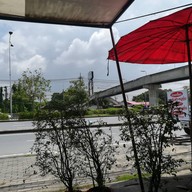 บรรยากาศ บ้านก๋วยเตี๋ยวแม่จงกล