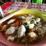 เจ๊โบ๊ว เย็นตาโฟ