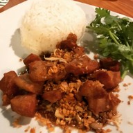 Es ca pe' (เอสคาเป้)​