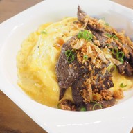 Neighborhood Cafe ดั้งเดิม