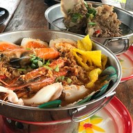 ก๋วยเตี๋ยวไข่ล้มยักษ์