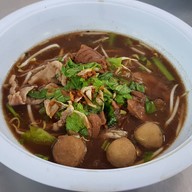 เมนูของร้าน ก๋วยเตี๋ยวลุงหนั่น รัชดาภิเษกซอย18