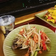 เมนูของร้าน เห็นหอยมั้ย อัมพวา