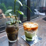 เมนูของร้าน Sometimes I Feel