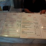 Lavish Salon and Spa ศาลาแดง