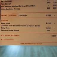 Lavish Salon and Spa ศาลาแดง