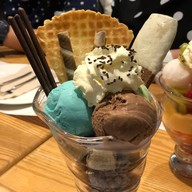 MO & MOSHI สยามเซ็นเตอร์