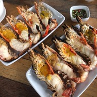 ร้านอาหารริมน้ำแกรนด์เจ้าพระญา Grandchaopraya Ayutthaya