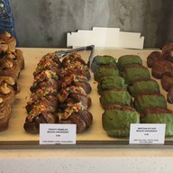 เมนูของร้าน Brother Bird Milk & Croissants Stateland Cafe