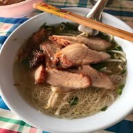 นายเชวงก๋วยเตี๋ยว (ลูกชิ้นหมูท่าตะโก)