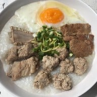 โจ๊กแต้จิ๋วหัวหิน (โจ๊กเก้าเตา) ถนนแนบเคหาสน์ ซอย.55/1 ตรงข้ามโต้รุ่งสำเพ็ง สี่แยกสะพานปลา