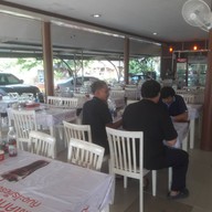 บรรยากาศ เจ๊สวยข้าวเหนียวมูน