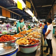 บรรยากาศ กาดธานินทร์ (ตลาดศิริวัฒนา)