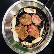 บรรยากาศ Buta & Gyu สืบศิริ