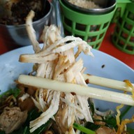 เมนูของร้าน เตี๋ยวไก่-หมูตุ๋น ยกซด! (เจ้าเก่าหน้าสภากาชาด)
