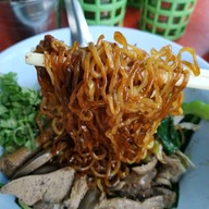 เมนูของร้าน เตี๋ยวไก่-หมูตุ๋น ยกซด! (เจ้าเก่าหน้าสภากาชาด)