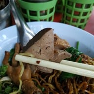 เมนูของร้าน เตี๋ยวไก่-หมูตุ๋น ยกซด! (เจ้าเก่าหน้าสภากาชาด)