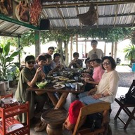 ไก่ย่างสวนแสงสว่างใกล้ปราสาทหินพนมรุ้ง