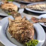 ไก่ย่างสวนแสงสว่างใกล้ปราสาทหินพนมรุ้ง