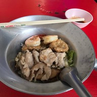 เมนูของร้าน ก๋วยเตี๋ยวผัดงี่เง่า เจ๊เบญโอเดี้ยน เยาวราช