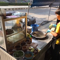 หน้าร้าน ก๋วยเตี๋ยวป้าหล้า
