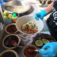 เมนูของร้าน ก๋วยเตี๋ยวป้าหล้า