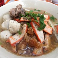 เมนูของร้าน ก๋วยเตี๋ยวป้าหล้า
