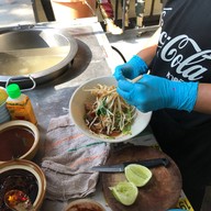เมนูของร้าน ก๋วยเตี๋ยวป้าหล้า