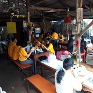 บรรยากาศ ร้านน้ำหวาน โจ๊ก ต้มเลือดหมู ทองผาภูมิ