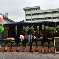 WOW! cafe'