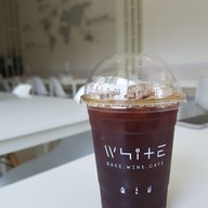 WHITE  bake.wine.cafe
