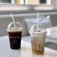 WHITE  bake.wine.cafe