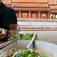 บรรยากาศ เฝอหน้าวัดบ้านแสน