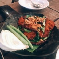 เสวนาพาเพลิน
