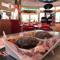 เมนูของร้าน Mel's Drive - In Universal Studio Singapore, Sentosa