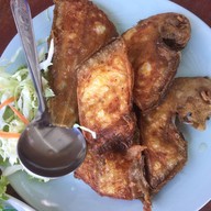 เมนูของร้าน ครัวบ้านประมง