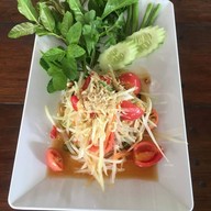 ไก่ย่างสวนแสงสว่างใกล้ปราสาทหินพนมรุ้ง