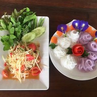 ไก่ย่างสวนแสงสว่างใกล้ปราสาทหินพนมรุ้ง