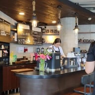 บรรยากาศ Starbucks The Fullerton Waterboat House