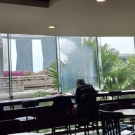 บรรยากาศ Starbucks The Fullerton Waterboat House