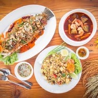 บ้านทิวสน