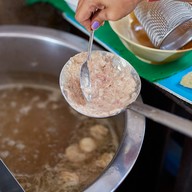 ก๋วยเตี๋ยวหมูเจ้เป้า